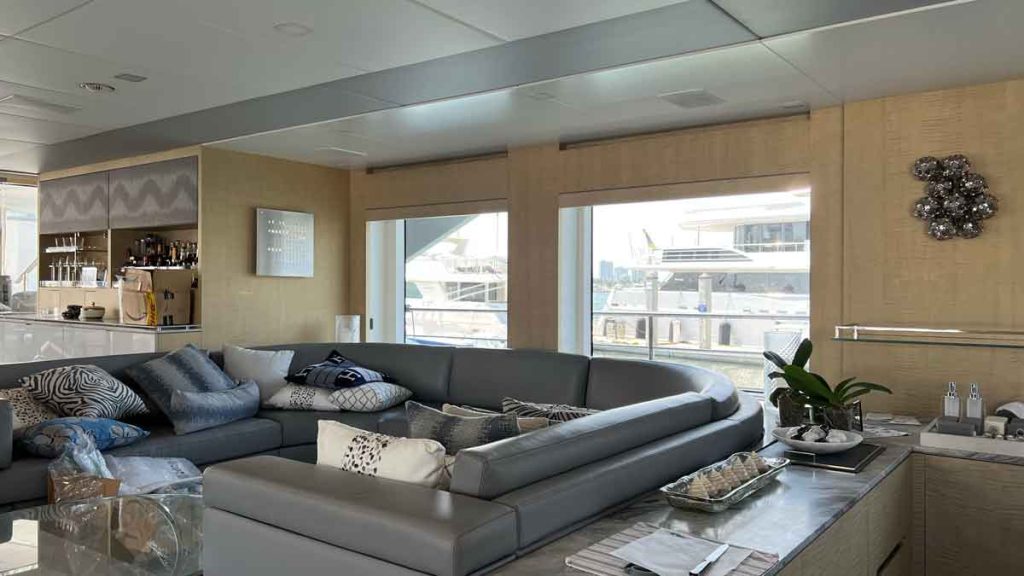 living-room-h-yacht